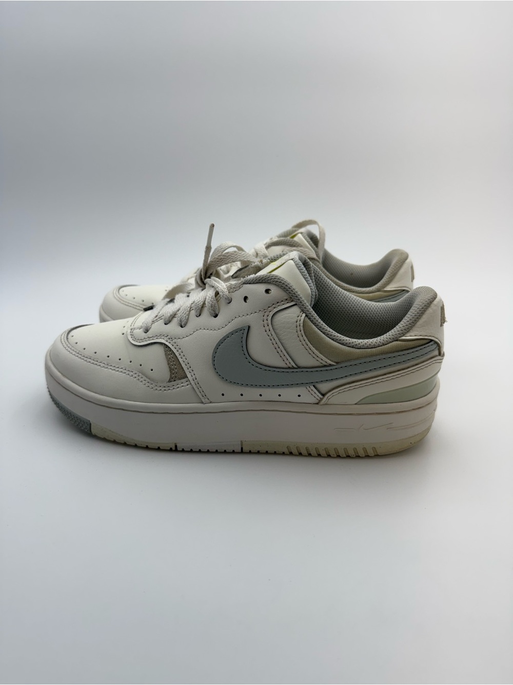 Nike Gamma Force “Sail / Sea Glass” Women’s Sneakers – Size 8